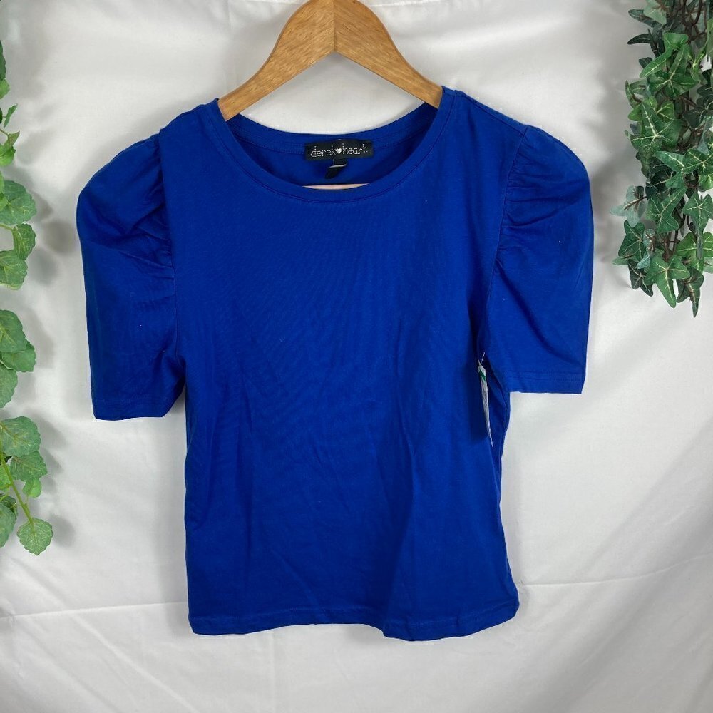 4/$25 NWT Derek Heart pleated shoulder shirt
